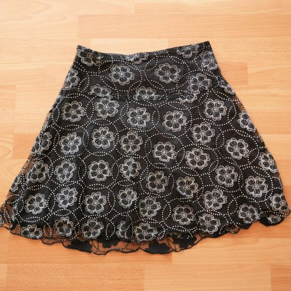 Black Floral Embroidered Mesh Skirt – Lace Hem - Picture 1 of 4